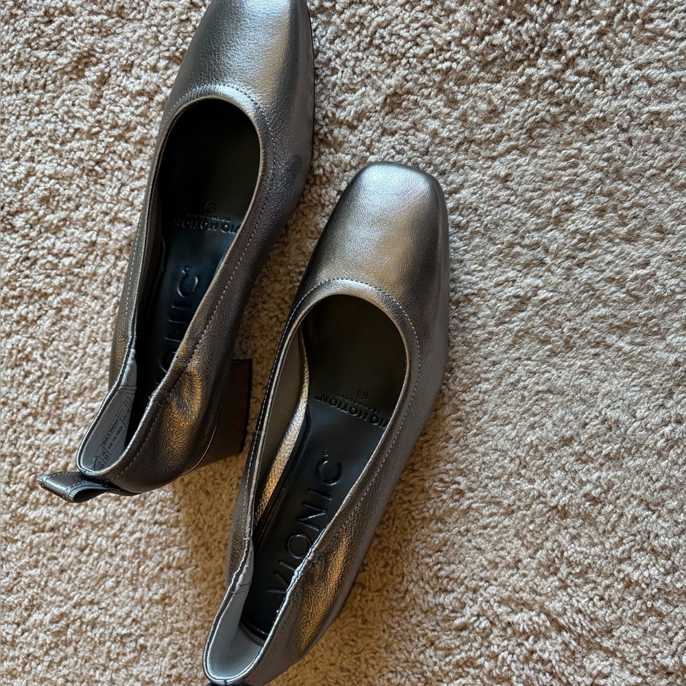 Vionic Metallic Pewter Square-Toe Block Heel Pump